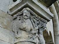 Saint-Julien-Du-Serre, Eglise romane, Chevet, Chapiteau (3)